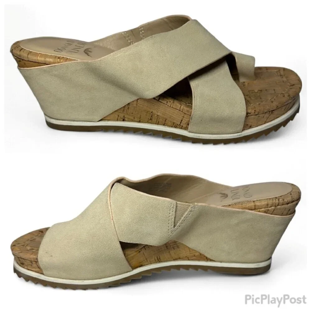 DONALD PLINER Women's Sisu Wedge Suede Sandal, Beige, US 7.5, NWOB